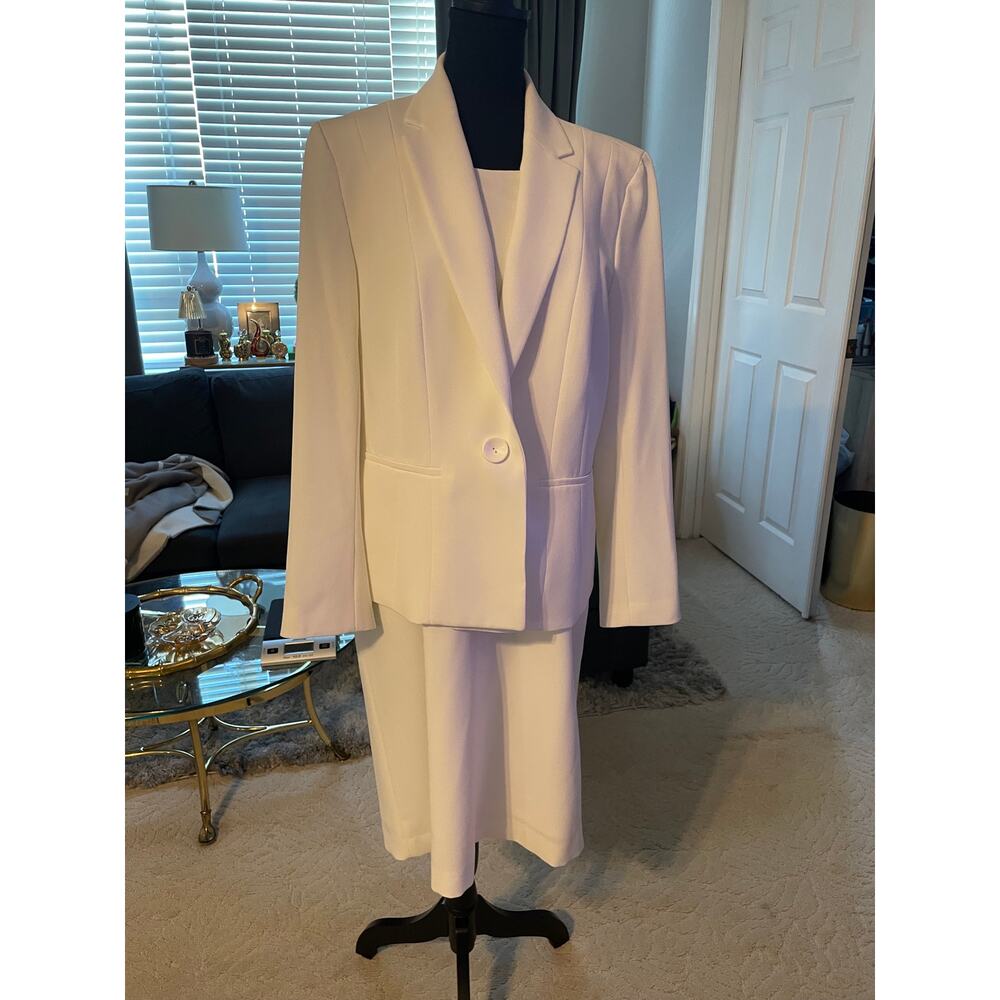 Kasper White 2 Piece Suit Dress Size 14 Single Button Jacket Modest - Picture 2 of 9